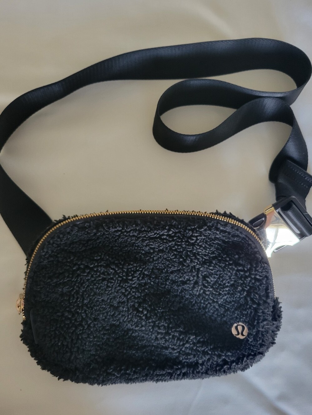 Lululemon Everywhere Women's Black Sherpa Crossbody Belt Bag with Gold Hardware